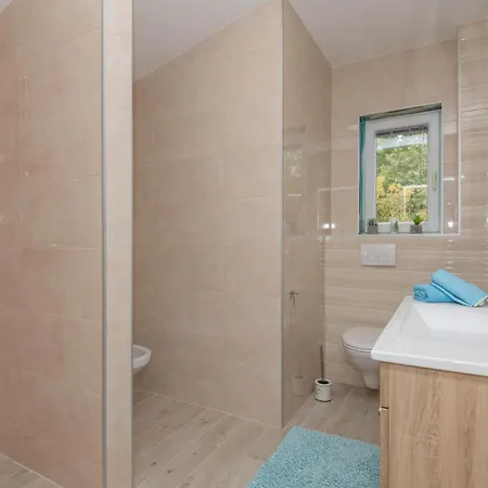 Stunning In Vinjani Donji With Kitchen Σπίτι διακοπών *